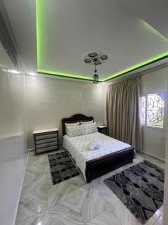 Grand appartement moderne Très propre - 8