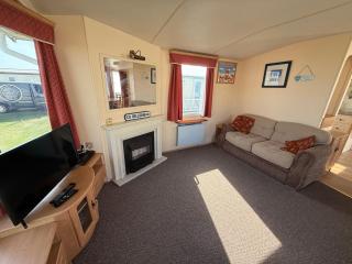 Bell Bank C8 - pet friendly, bed linen, close to bars and shops - Meadow Lakes Caravan & Lodge Hire - Chapel St. Leonards - 1