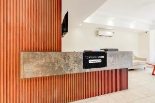 Super Townhouse Oak Sector 39 Medanta - 5