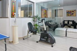 3BR Sky Oasis Penthouse with City Views Parking Country Club Zone - 4