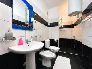 Aron's Apartment 37 - 1