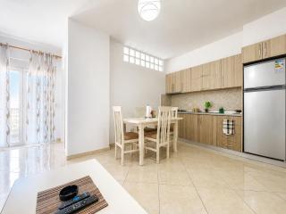 Aron's Apartment 37 - 2