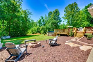 Browns Summit Vacation Rental w/ Fire Pit! - 9