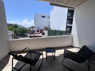 Stylish studio near 5th Avenue with ocean views - 5
