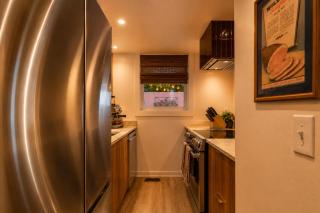 Linea Luxury Stay Near Plaza & KU Med - 1