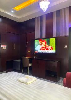Sennet Luxury Hotel - 3