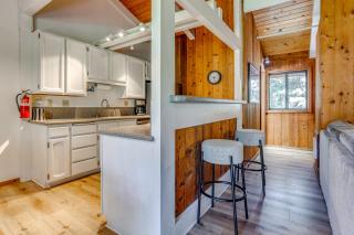 Mammoth Lakes Vacation Rental: 1 Mi to Ski Area! - 1