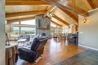 Private Mtn-View Pool! Rogue River Valley Escape - 5
