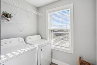 Family Friendly Spacious House with Game room - 3