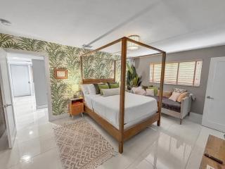 Designer Beach House with Heated Pool, Walk to Sand - 4