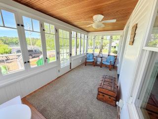 The Blue Cottage - 6