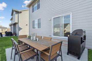 Spacious 4Bed Near Dining & Shopping - 0