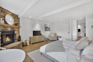 Lake & Mountain Views/Brick Fireplace/Free Shuttle - 7