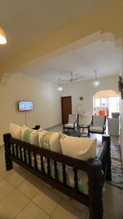 Cozy 1BR Malindi Town Wi-Fi Near Airport - 4