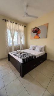 Cozy 1BR Malindi Town Wi-Fi Near Airport - 3
