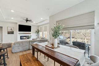 Peaceful Iowa Home Ideal for Families & Groups - 9