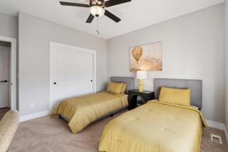 Peaceful Iowa Home Ideal for Families & Groups - 7