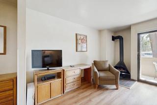 Experience laid-back mountain living at this Lakeland Village deluxe studio - 6