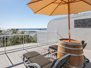 Coastal Beachside Rooftop Retreat 2 Bedroom Apart - 3