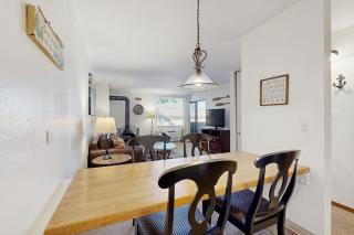 Comfortable condo with pool sauna and hot tub access - 2
