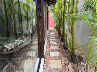 Linda residência pé-na-areia, 5 suítes, ar-condicionado, piscina aquecida, adaptada para cadeirantes - 4