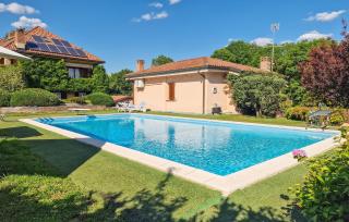 Stunning Home In Merone With Swimming Pool - 9
