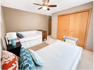 Fenced-in Pet-Friendly Private Wooded Escape - 5