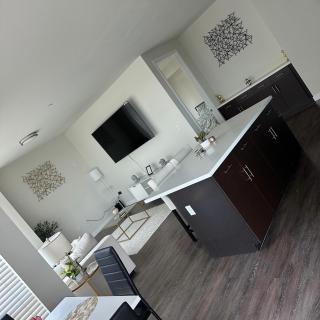 DTLA prime one bedroom steps away from Crypto - 7