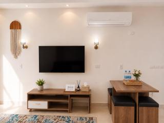 Chic Stays - Boho Lagoon View Studio, New Alamein - 3