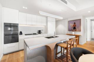 Kirra Beach Luxury Resort Pool & Views Parking - 5
