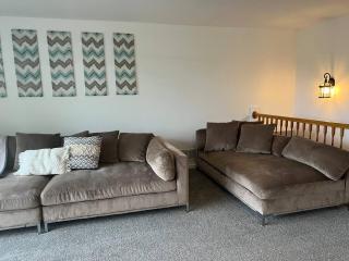 Cozy Cottage With Serene Prairie & Lake Views - 2
