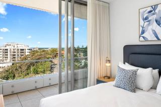 Kirra Beach Luxury Resort Pool & Views Parking - 3