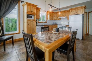 Panoramic View 2BR FP BBQ Terrace - Upper - 3
