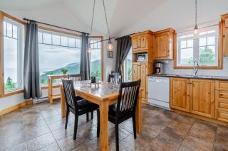 Panoramic View 2BR FP BBQ Terrace - Upper - 9