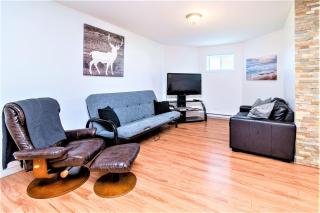 Charlevoix 4BR Cottage Hot Tub & Game Room 12 - 9