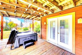 3 BDRM - WoW Spa, river view, fireplace & more! - 7
