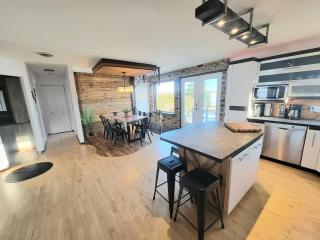 Lakeside 3BR - Kayak, Spa, FP, Billiards, AC - 1