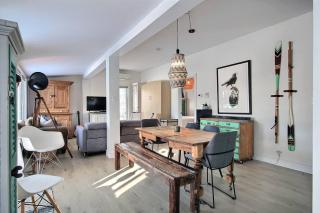 Lakefront Chalet Hot Tub & Fire Pit Sleeps 6 - 1