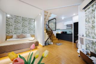 Old town,massage chair,large kitchen,king size bed - 0