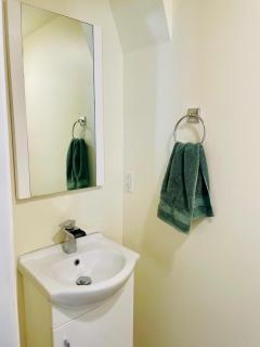 Curated Philly Home King & Queen Beds - Free Parking - 9
