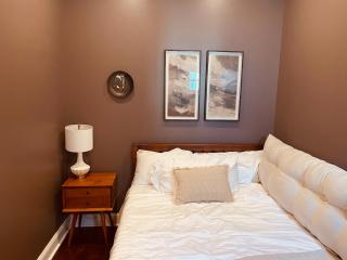 Curated Philly Home King & Queen Beds - Free Parking - 6