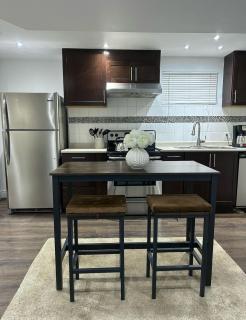 Modern Stay Brampton Luxurious Basement - 8