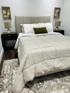 Modern Stay Brampton Luxurious Basement - 5