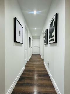 Modern Stay Brampton Luxurious Basement - 2