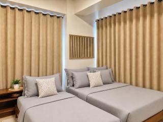 Spacious 2beds 1bedroom - 1