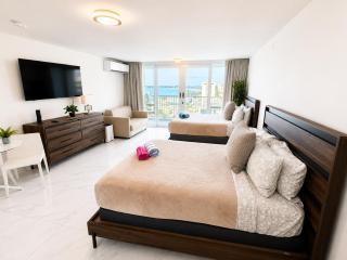 Elegant Beach Escape with Ocean Views Isla Verde - 0