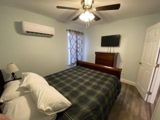 1 Bed 1 Bath Suite On Strip - 2