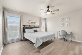 Basin Haven, King Suite, Clean Modern 3BR, Garage - 3