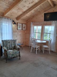 Sandy's Beachfront Cabins - 2