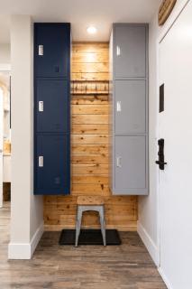 Heart of Whistler Village - Renovated Condo - Free Parking - 2